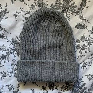 Knitted Beanie - Grey